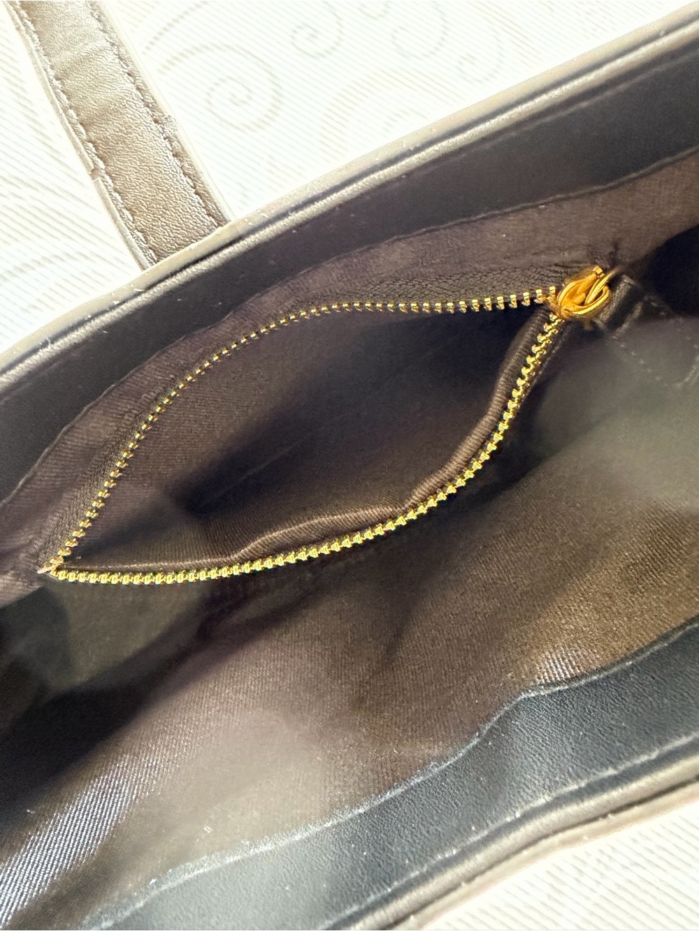 YSL Saint Laurent Smooth Leather Shoulder Bag - Black with Gold Hardware - Picture 10 of 16